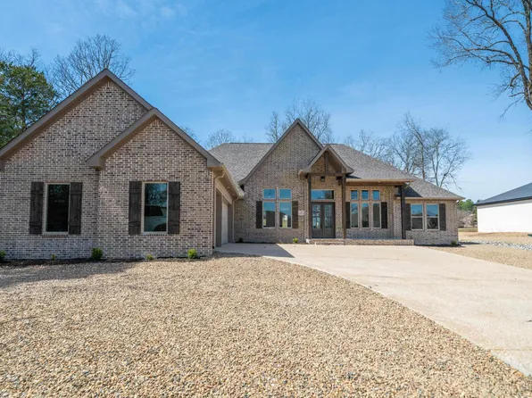 7 Linares Ln, Hot Springs Village, AR 71909