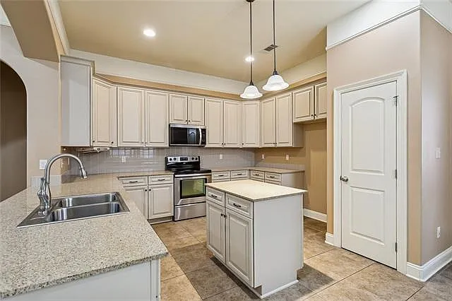816 Decatur St — Photo 4