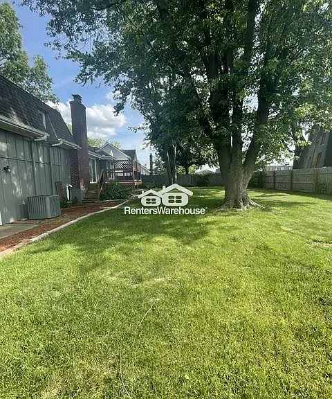 12324 Bennington Ave — Photo 2