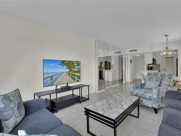 1300 Gulf Shore Blvd N #205 — Photo 10
