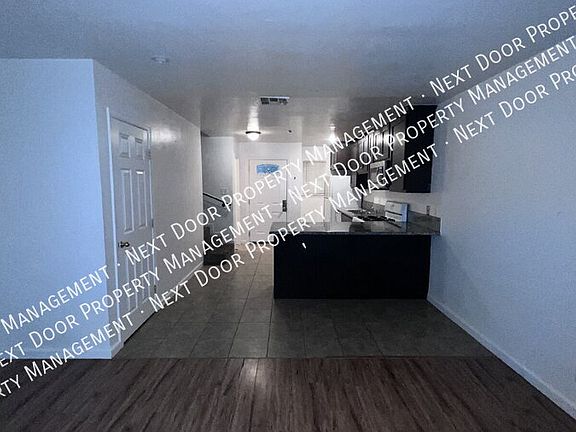 4th image of 1116 Evelyn Ln APT B