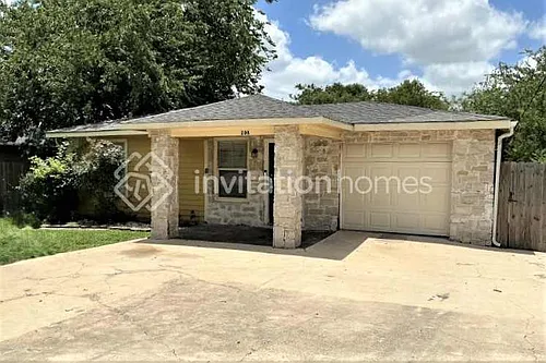 208 Ennis St Photo 1