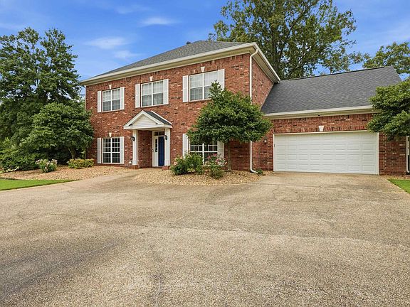 3rd image of 102 Montpellier Dr