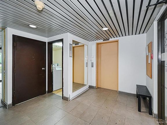 5th image of 16 Lakewood Dr #406