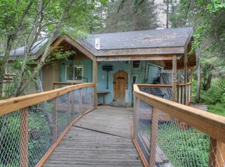 120 Loveland Rd, Girdwood, AK 99587