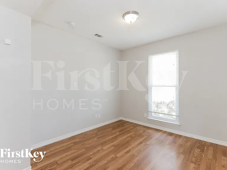 1027 Sea Shell Dr — Photo 13