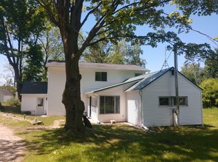 9125 N Musson Rd, Six Lakes, MI 48886