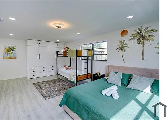 3 bed, 1200 sqft, $3,900 — Photo 1