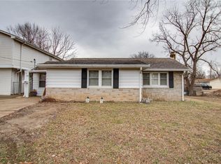 1922 Esther St, Alton, IL 62002