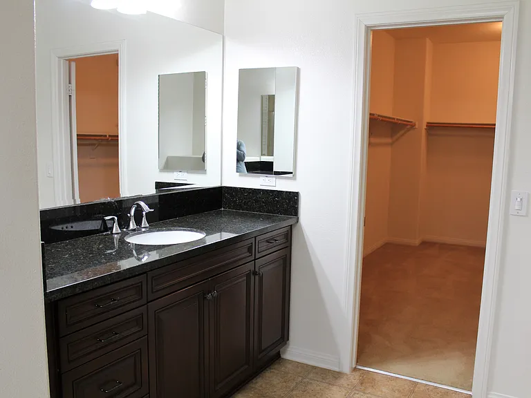 7253 Sunnyside Pl — Photo 3