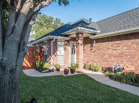2nd image of 3014 Huntington Ct