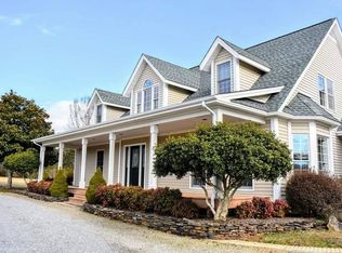 320 Greystone Dr, Wirtz, VA 24184