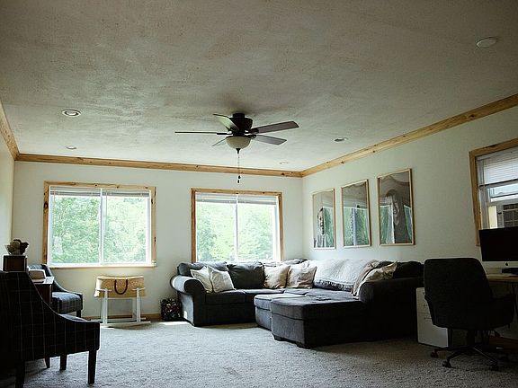 3rd image of 1448 Park Ln