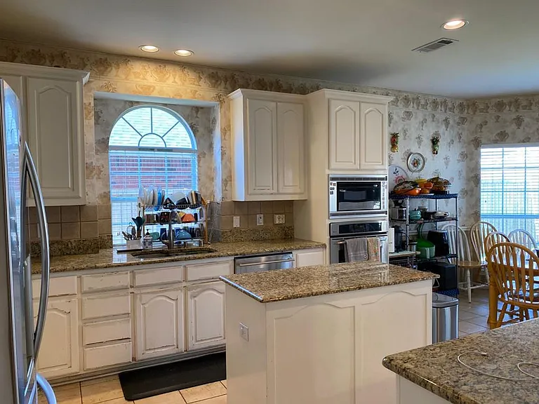 1012 Levant Ln — Photo 7