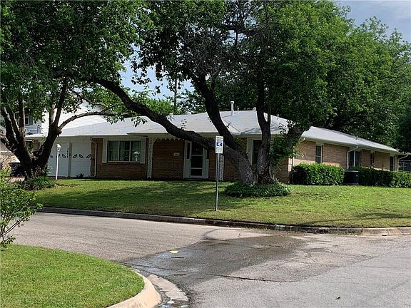 2nd image of 3029 Laredo Dr