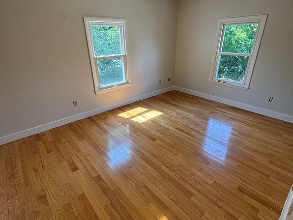 5th image of 60 Walton St APT 4