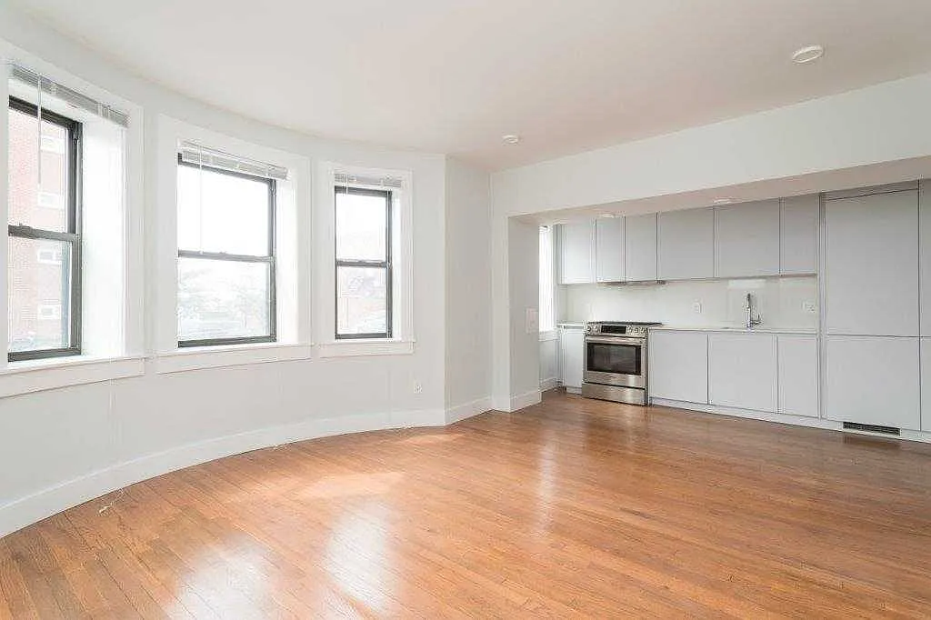 2 bed, $3,000 — Photo 1
