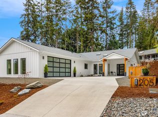205 San Juan Dr, Sequim, WA 98382