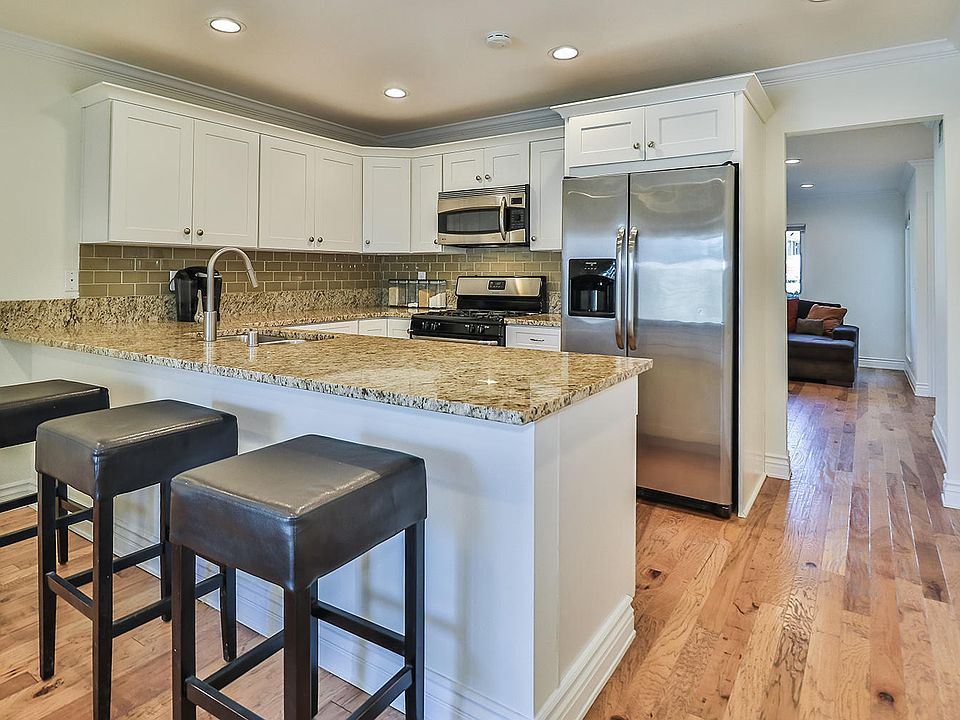 1st image of 2841 Shoreview Cir