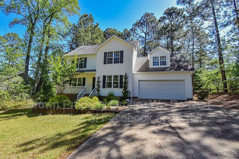 3 bed, 2.5 bath, 2082 sqft, $1,850 — Photo 1