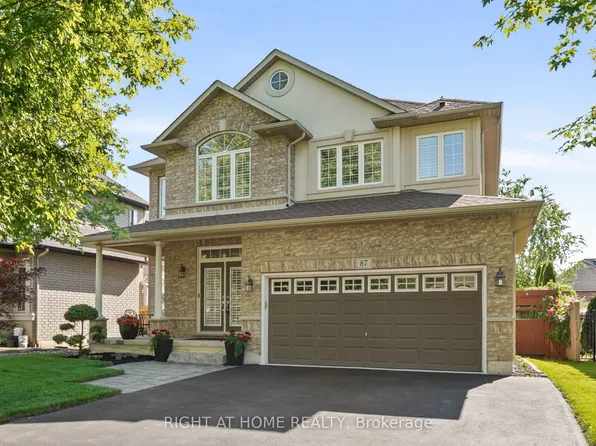 87 Newcombe Rd, Hamilton, ON L9H 0A6