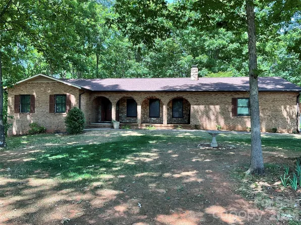 4474 Hall Dairy Rd, Claremont, NC 28610
