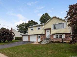 15 Robin St, Bristol, CT 06010