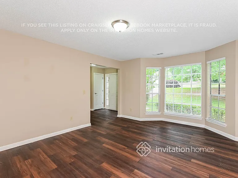 395 Oakdale Cir — Photo 4