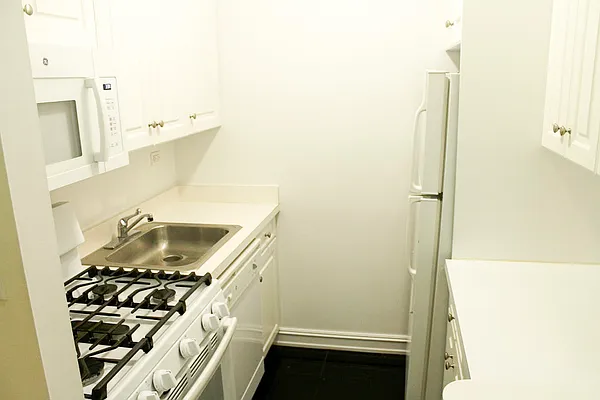 Rented by Urban Real Estate Inc | media 25