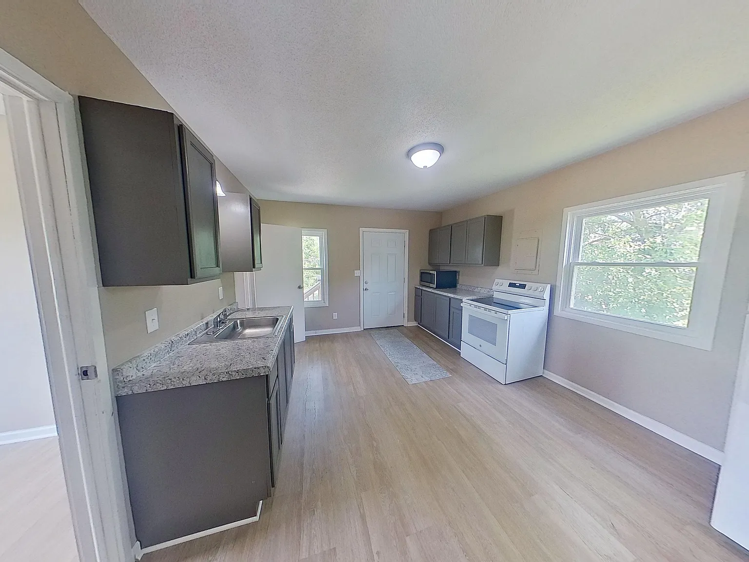 2 bed, 750 sqft, $1,000 — Photo 4
