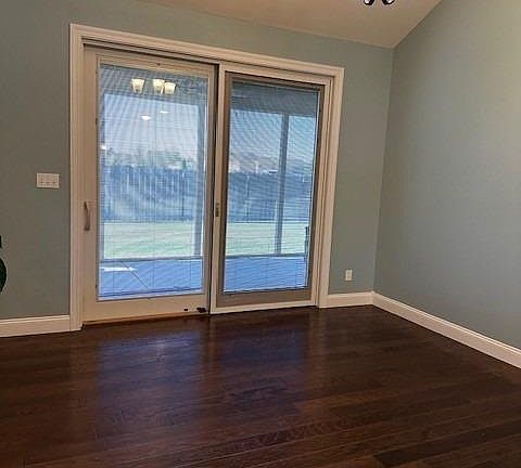 5th image of 480 Fairway Dr