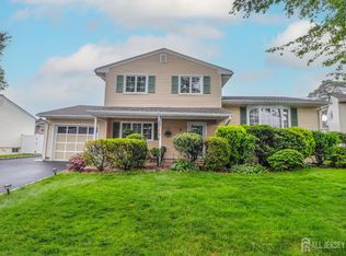 10 Alpine Pl, Colonia, NJ 07067