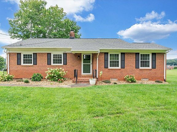2nd image of 235 Arthur Cir