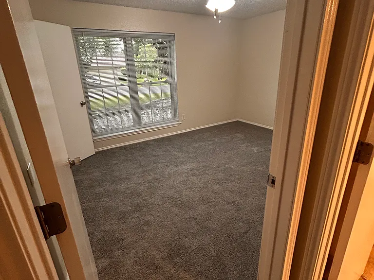 6408 Willow Springs Dr — Photo 14