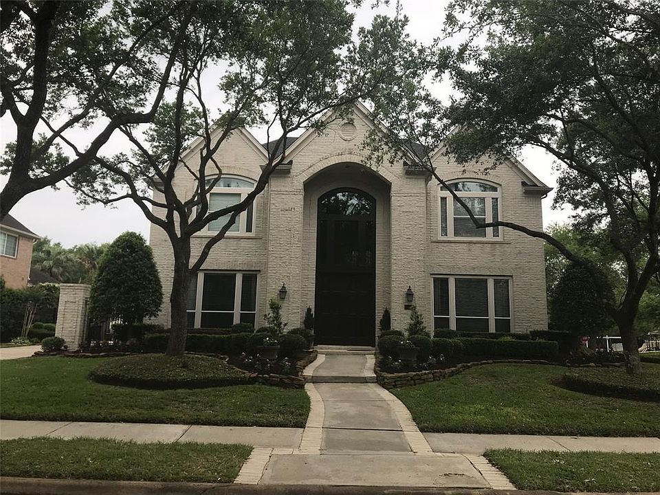1st image of 15427 Driftwood Oak Ct