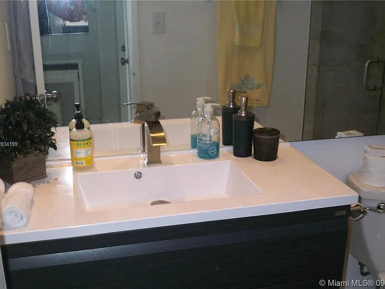 5161 Collins Ave #806 — Photo 21