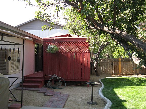 Private Deck Back yard