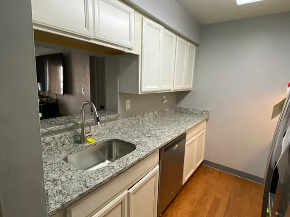 2005 Ravens Crest Dr, Plainsboro, NJ 08536