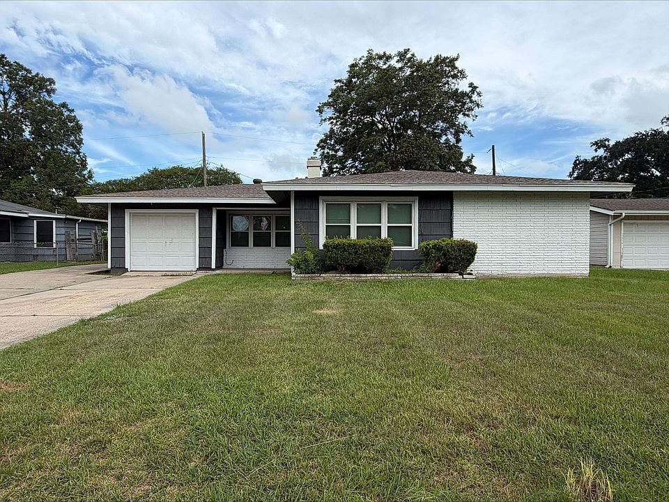 1st image of 404 Crepe Myrtle Ave