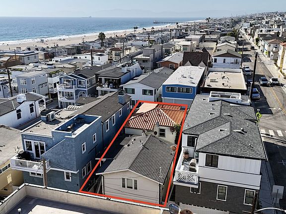 2nd image of 136 28th St