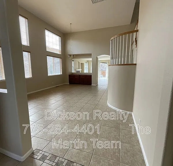 2847 Falcon Ridge Dr — Photo 3