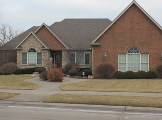 6187 Eagle Ridge Rd, Bettendorf, IA 52722