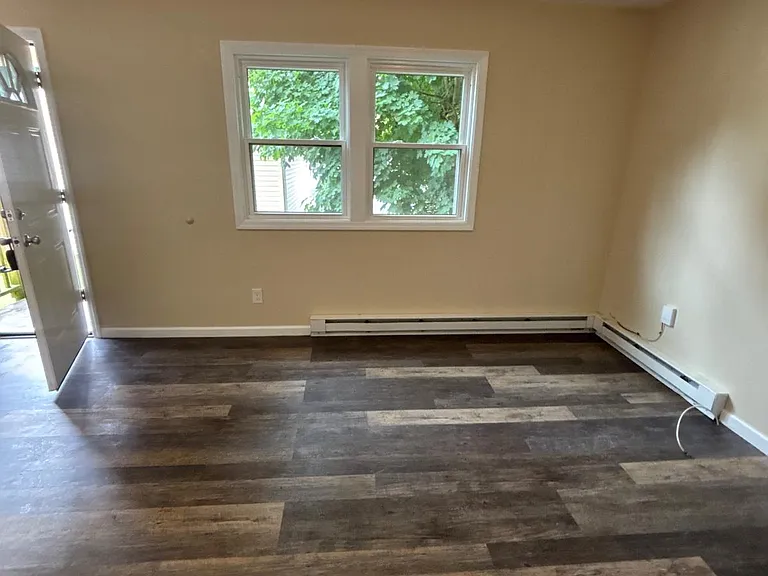1121 Woodcrest Ave #B — Photo 6