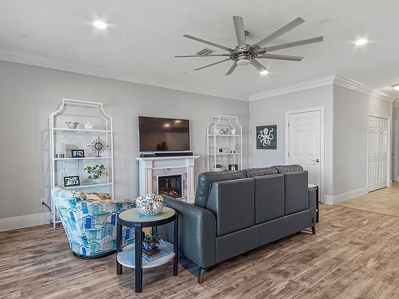 5th image of 2338 Pelican Bay Ct