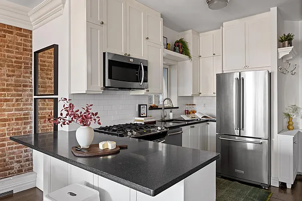 Sold by Compass | media 6