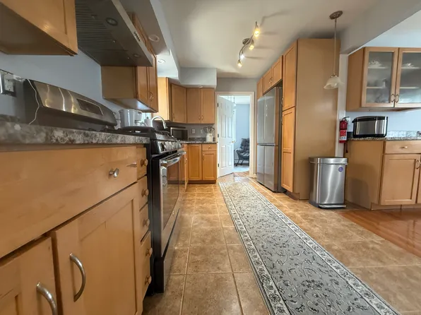 508 3rd Ave Floor 2, Lyndhurst, NJ 07071