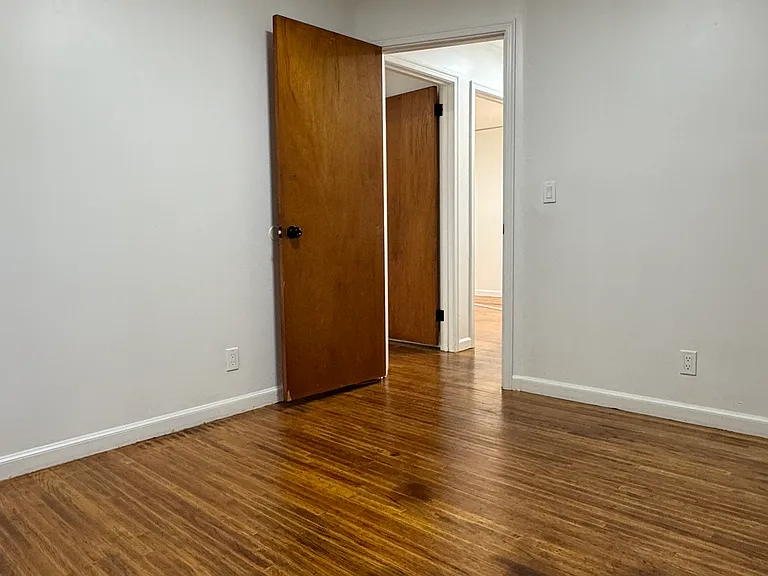 714 Avondale Rd — Photo 12