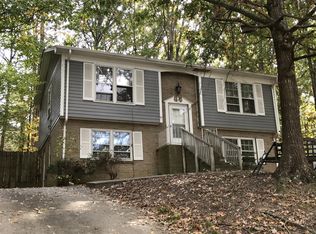 4725 Pennoak Rd, Greensboro, NC 27407