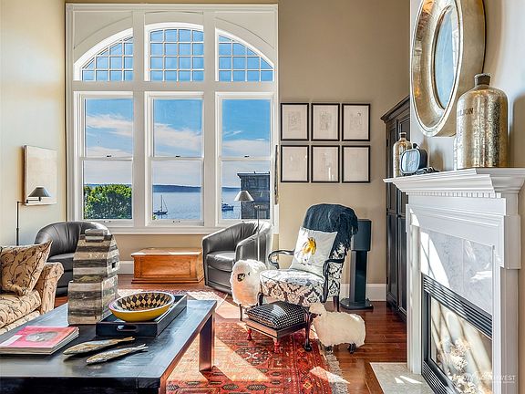 4th image of 830 Water Street #402