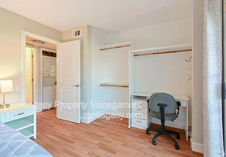 145 Glenwood — Photo 15